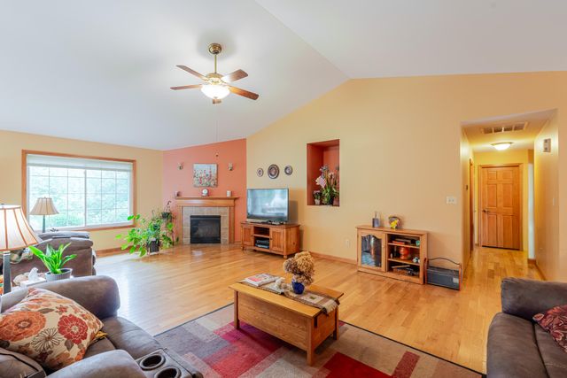 3521 Nell Drive, Valparaiso, IN 46383