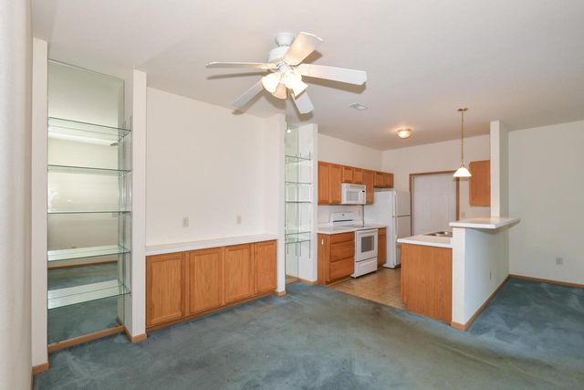 6913 S Rolling Meadows COURT, Oak Creek, WI 53154