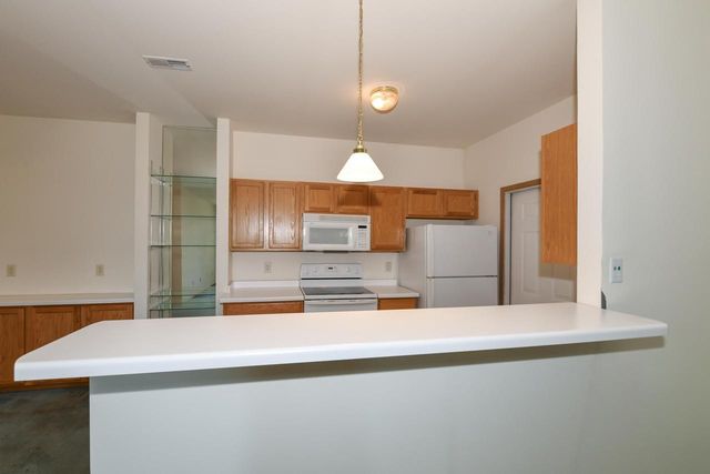 6913 S Rolling Meadows COURT, Oak Creek, WI 53154