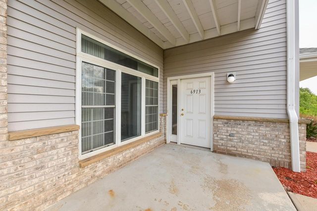6913 S Rolling Meadows COURT, Oak Creek, WI 53154