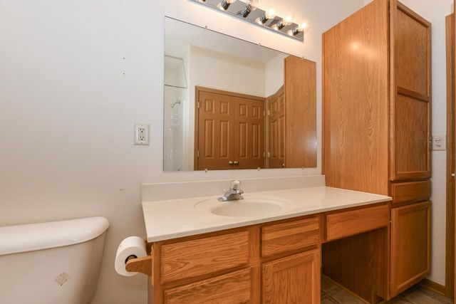 6913 S Rolling Meadows COURT, Oak Creek, WI 53154