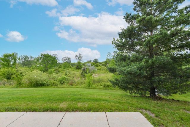 6913 S Rolling Meadows COURT, Oak Creek, WI 53154