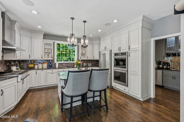 1 Oak Brook Boulevard, Saratoga Springs, NY 12866