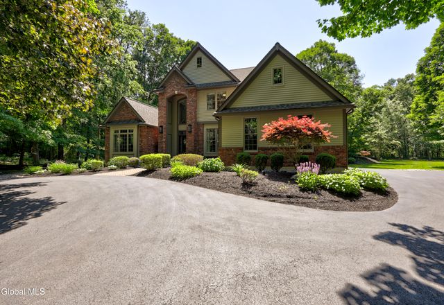 1 Oak Brook Boulevard, Saratoga Springs, NY 12866