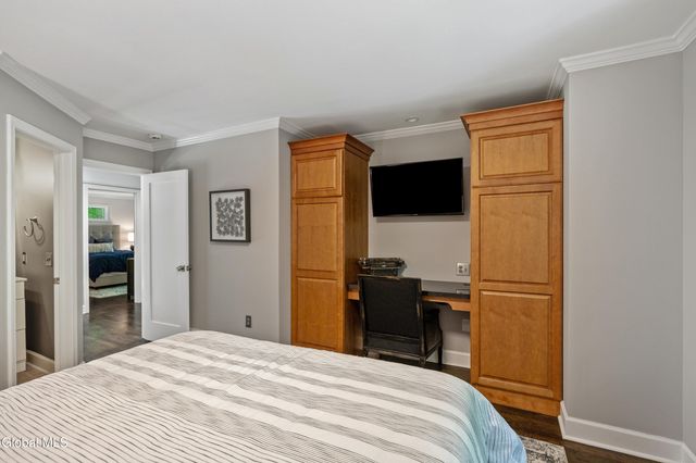 1 Oak Brook Boulevard, Saratoga Springs, NY 12866