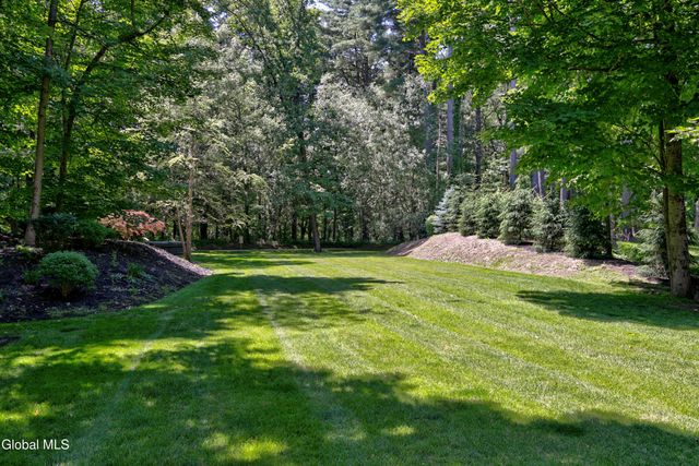 1 Oak Brook Boulevard, Saratoga Springs, NY 12866