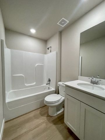 907 W Nursery Road, Rogers, AR 72758