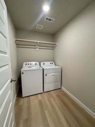 907 W Nursery Road, Rogers, AR 72758