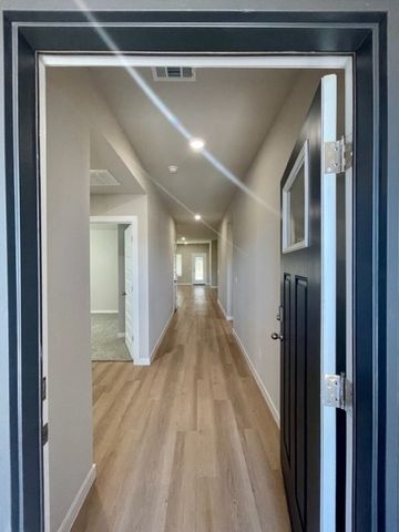 907 W Nursery Road, Rogers, AR 72758