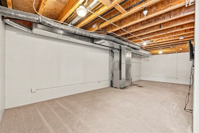 4030 37th Avenue SW D, Cedar Rapids, IA 52404