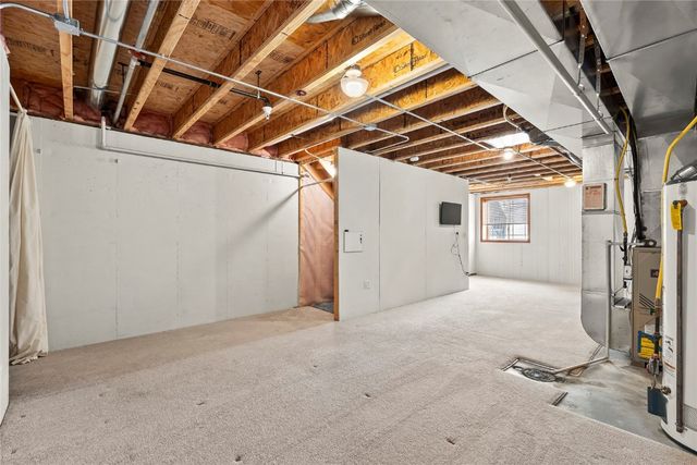 4030 37th Avenue SW D, Cedar Rapids, IA 52404