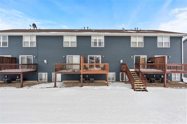 4030 37th Avenue SW D, Cedar Rapids, IA 52404