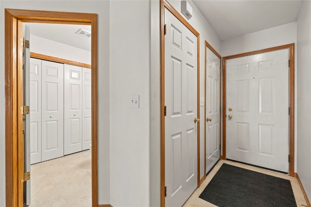 4030 37th Avenue SW D, Cedar Rapids, IA 52404