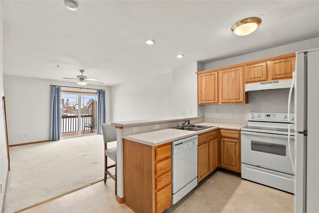 4030 37th Avenue SW D, Cedar Rapids, IA 52404