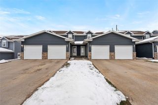 4030 37th Avenue SW D, Cedar Rapids, IA 52404