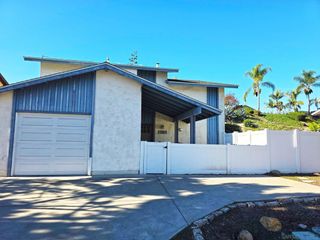 2230 Ledgeview Ln, Spring Valley, CA 91977