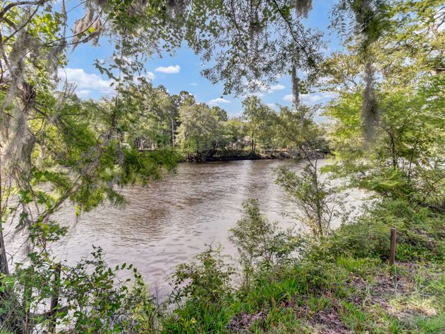287 Happiness Lane, Ridgeville, SC 29472