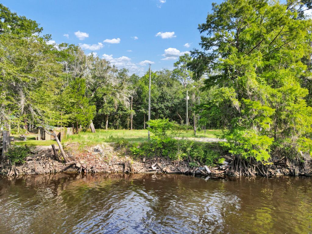 Image 6 of property listing at 287 Happiness Lane, Ridgeville, SC 29472