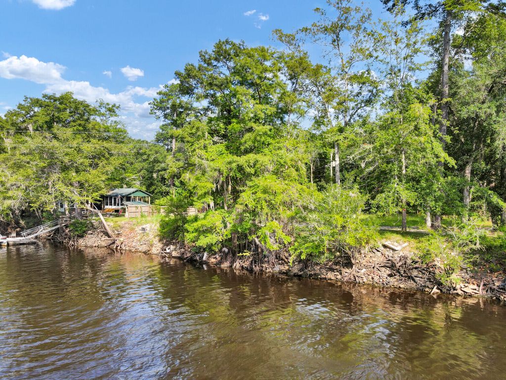 Image 9 of property listing at 287 Happiness Lane, Ridgeville, SC 29472