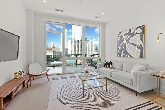 812 W Adams Street 610, Chicago, IL 60607