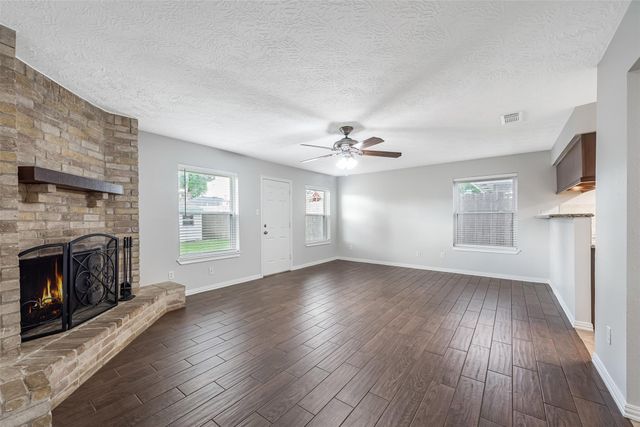 306 Woodvale Dr Drive, League City, TX 77573