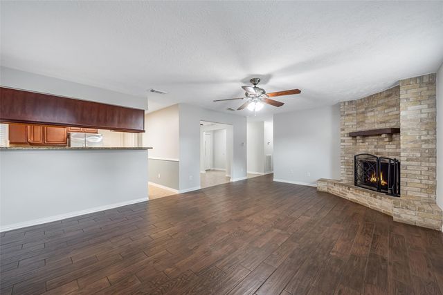 306 Woodvale Dr Drive, League City, TX 77573
