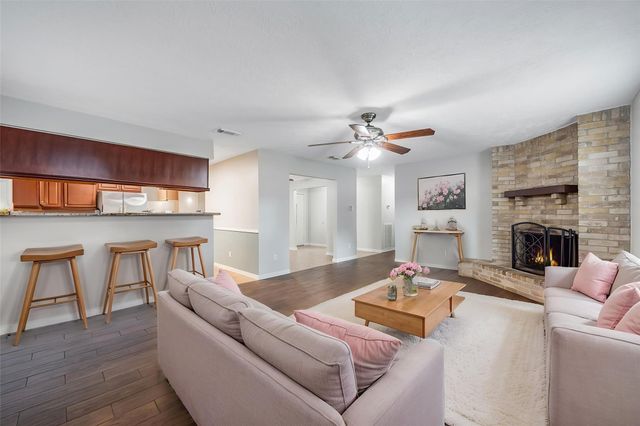 306 Woodvale Dr Drive, League City, TX 77573