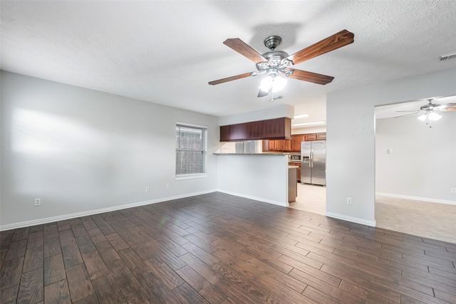 306 Woodvale Dr Drive, League City, TX 77573