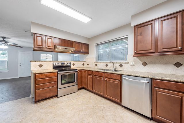 306 Woodvale Dr Drive, League City, TX 77573