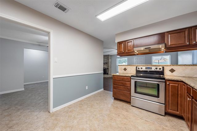 306 Woodvale Dr Drive, League City, TX 77573