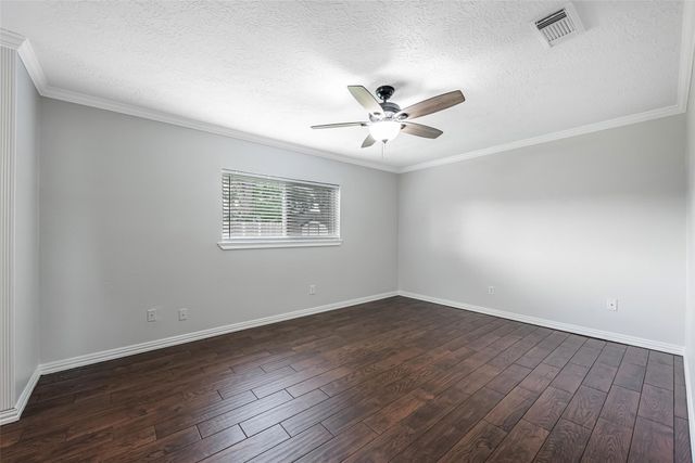 306 Woodvale Dr Drive, League City, TX 77573