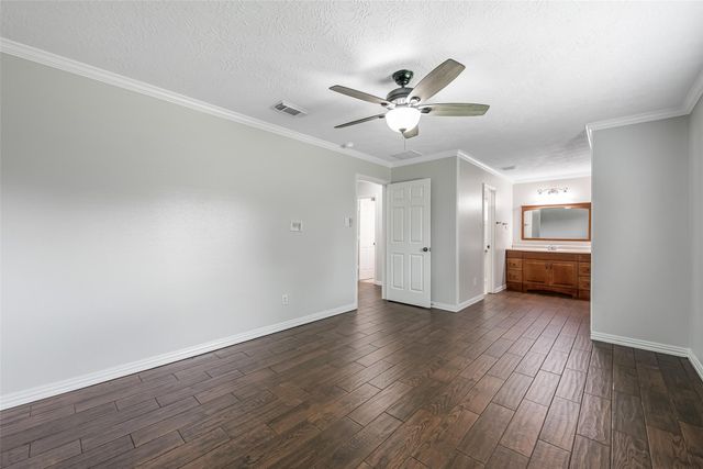 306 Woodvale Dr Drive, League City, TX 77573