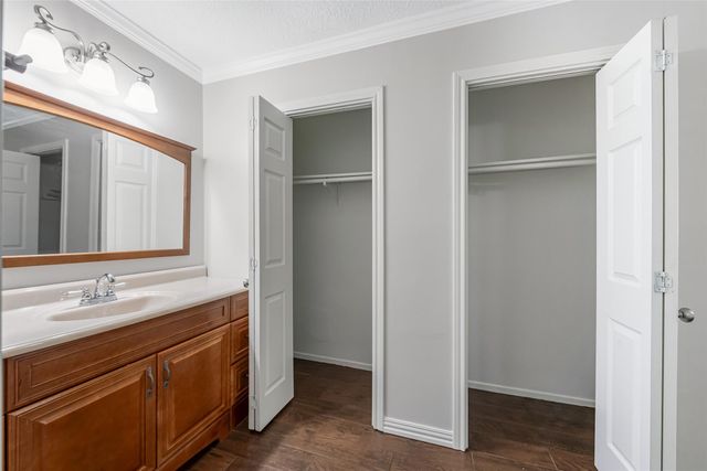 306 Woodvale Dr Drive, League City, TX 77573