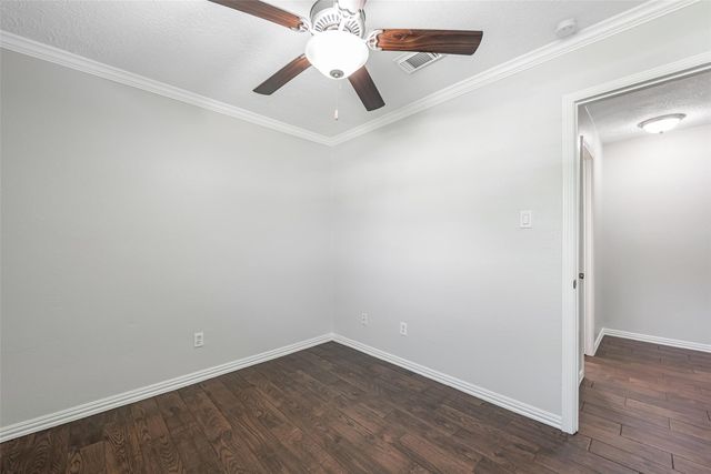 306 Woodvale Dr Drive, League City, TX 77573