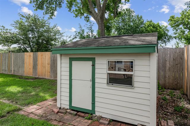 306 Woodvale Dr Drive, League City, TX 77573