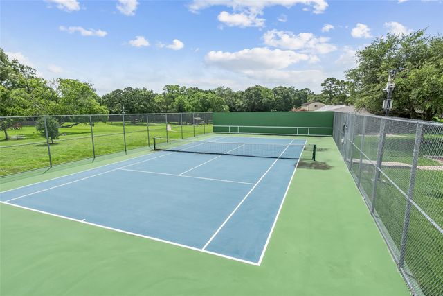 306 Woodvale Dr Drive, League City, TX 77573