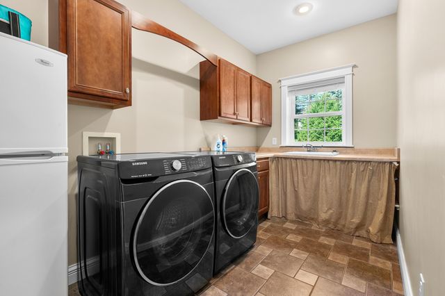 6891 Shallowford Way, Portage City, MI 49024