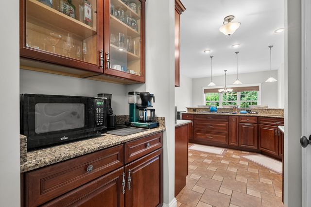 6891 Shallowford Way, Portage City, MI 49024