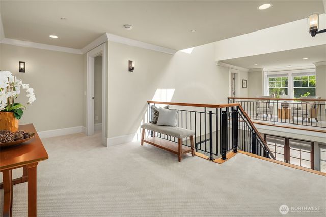 8910 NE 33rd Street, Yarrow Point, WA 98004