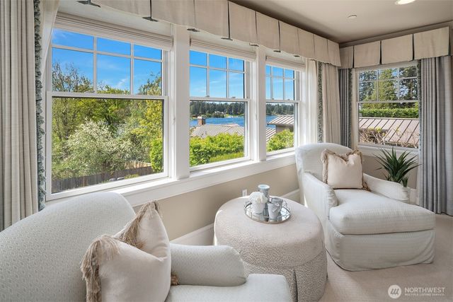 8910 NE 33rd Street, Yarrow Point, WA 98004