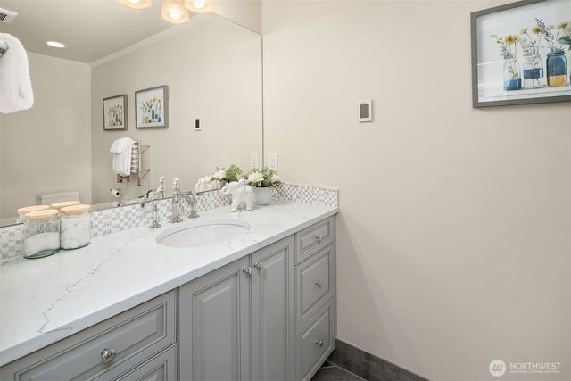 8910 NE 33rd Street, Yarrow Point, WA 98004