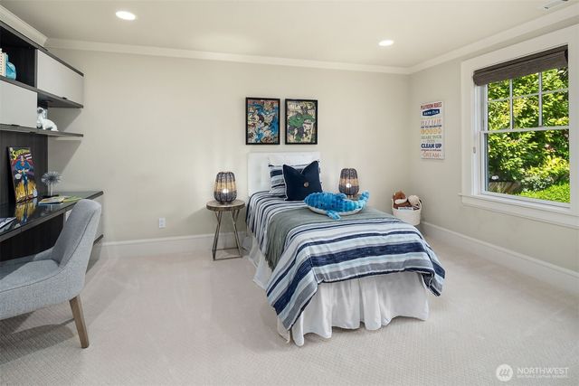 8910 NE 33rd Street, Yarrow Point, WA 98004