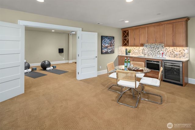 8910 NE 33rd Street, Yarrow Point, WA 98004