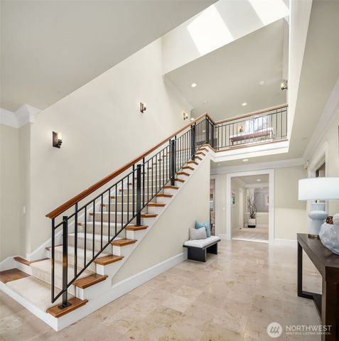 8910 NE 33rd Street, Yarrow Point, WA 98004
