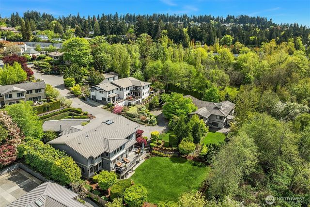 8910 NE 33rd Street, Yarrow Point, WA 98004