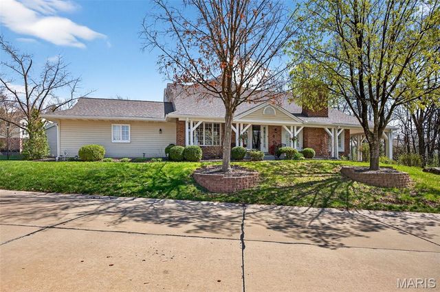 15066 Green Circle Drive, Chesterfield, MO 63017