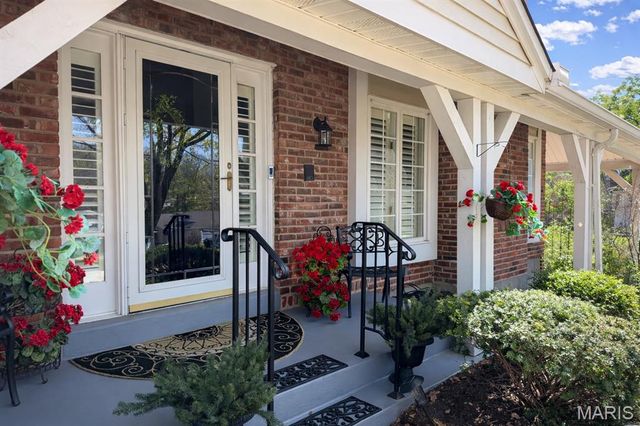 15066 Green Circle Drive, Chesterfield, MO 63017