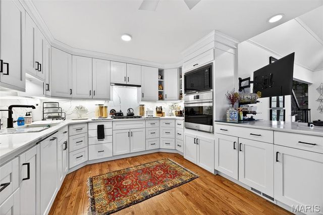 15066 Green Circle Drive, Chesterfield, MO 63017