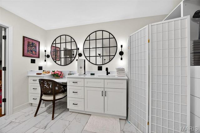 15066 Green Circle Drive, Chesterfield, MO 63017