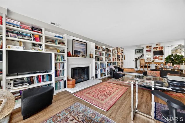 15066 Green Circle Drive, Chesterfield, MO 63017